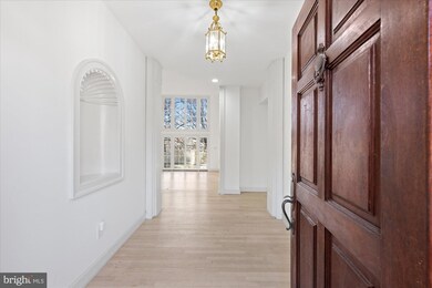 7902 Sandalfoot Dr, Potomac, MD 20854 - photo 4