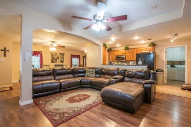 1236 Wedgewood Dr, Cleburne, TX 76033 - photo 4