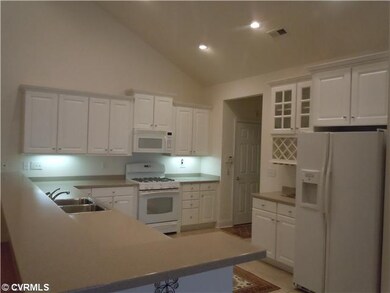 Kitchen - Breakfast Bar, Gas Cooking, 2 Pantries