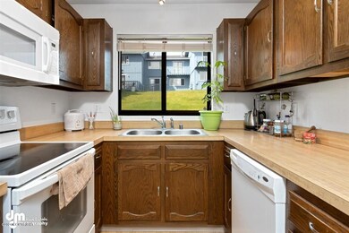 05-Kitchen-ELKO6364