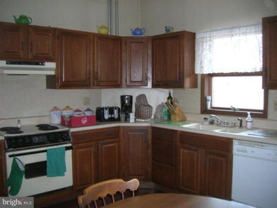 29 W Ridge St unit 27, Lansford, PA 18232 - photo 2