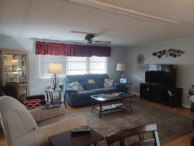 36 Kingsport Ave, Palmetto, FL 34221 - photo 2