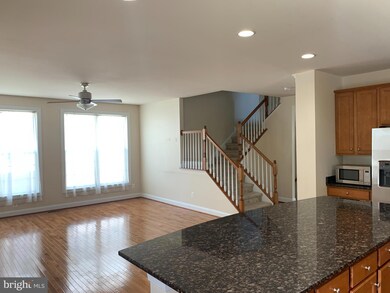 42689 Ashburn Tillett Dr, Ashburn, VA 20148 - photo 4