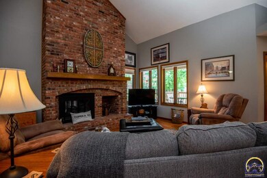 4224 SW Colly Creek Dr, Topeka, KS 66610 - photo 6