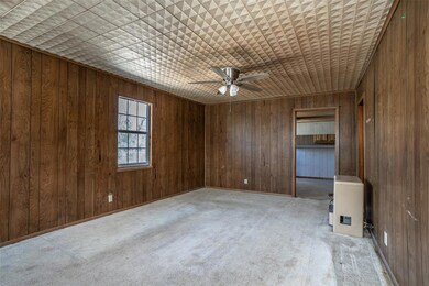 906 S Taylor St, Gainesville, TX 76240 - photo 7