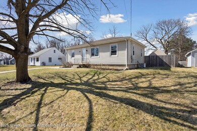 1007 Maycroft Rd, Lansing, MI 48917 - photo 4