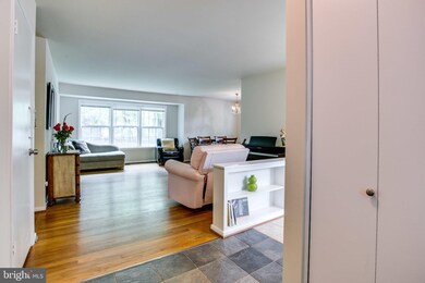 1302 Cottage St SW, Vienna, VA 22180 - photo 4