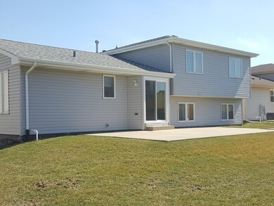 17960 Poplar Ln, Country Club Hills, IL 60478 - photo 2