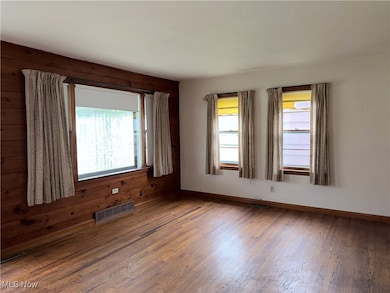 1651 W 3rd St, Ashtabula, OH 44004 - photo 4