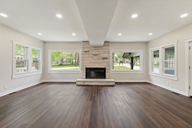 6N362 Riverside Dr, Saint Charles, IL 60174 - photo 7