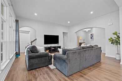Spacious living room