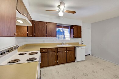 3408 W Del Monico Ln, Phoenix, AZ 85051 - photo 6