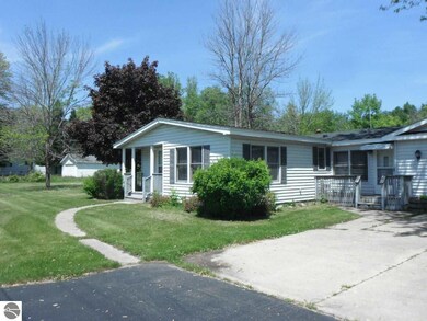 5813 Prescott Dr, Tawas City, MI 48763 - photo 2