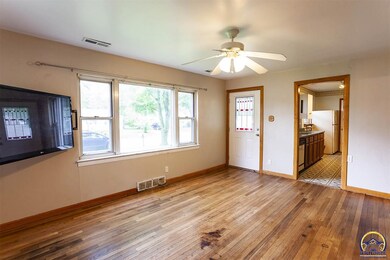 2417 SW Mission Ave, Topeka, KS 66614 - photo 2