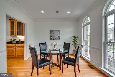 9955 Cyrandall Dr, Oakton, VA 22124 - photo 3