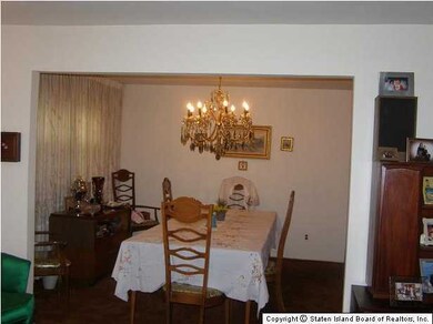 7 Thurston St, Staten Island, NY 10314 - photo 4