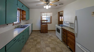 301 Giles Place, Albert Lea, MN 56007 - photo 5