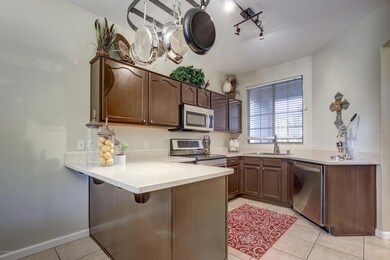 2952 E Kael St-18