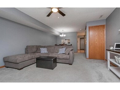 907 Grand Avenue Ct unit 907, Marion, IA 52302 - photo 3