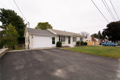 18 Violet Ct, Bristol, RI 02809 - photo 2