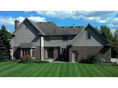 10510 Chestnut Hill Cir, Fishers, IN 46037 - photo 2