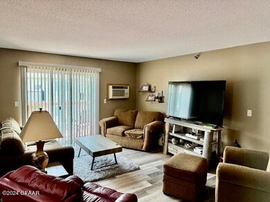 3531 13th Ave N unit 307, Grand Forks, ND 58203 - photo 2