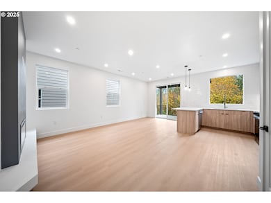 10921 NE 64th Ct, Barberton, WA 98686 - photo 7