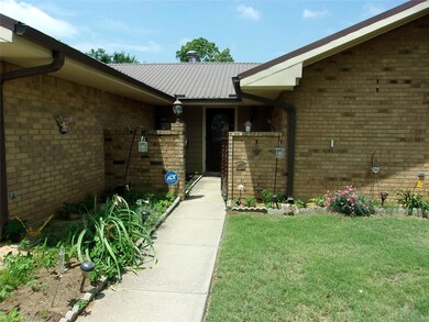 839 N Avenue B, Springtown, TX 76082 - photo 4