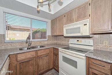 2532 E Bluefield Ave unit 2, Phoenix, AZ 85032 - photo 4