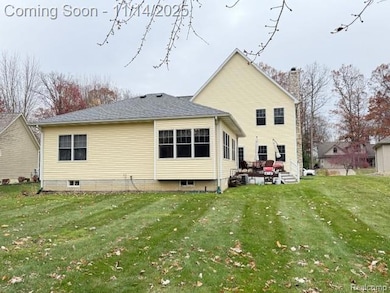 1075 Crystal Wood Dr unit 24, Davison, MI 48423 - photo 2