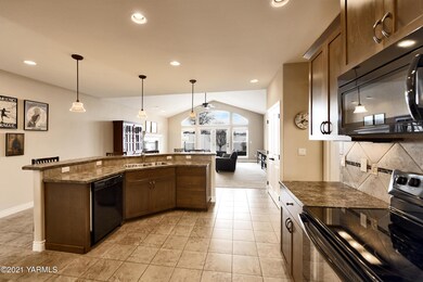 2a Loads of counter space