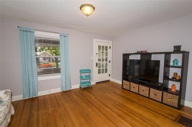 1513 N Bosart Ave, Indianapolis, IN 46201 - photo 3