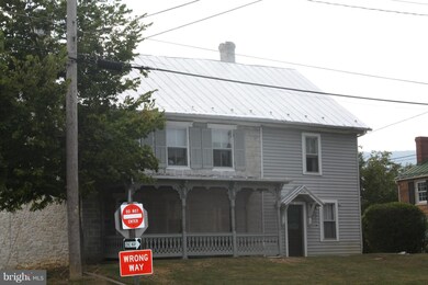 190 N Massanutten St, Strasburg, VA 22657 - photo 3