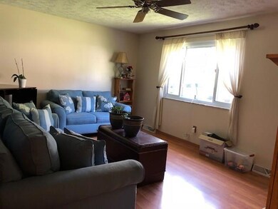 Living Room, Laminate Floor, Ceiling Fan!