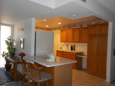 LOVELY BREAKFAST BAR