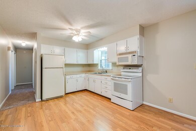 404 Fisher Ln, Mount Washington, KY 40047 - photo 5