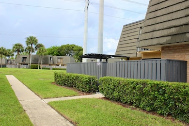 1614 16th Way, West Palm Beach, FL 33407 - photo 4