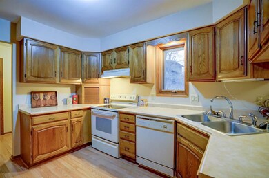 5202 Old Indian Trail, Fitchburg, WI 53711 - photo 7