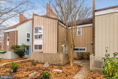 11551 Links Dr, Reston, VA 20190 - photo 2