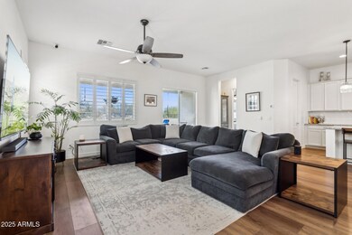 8-web-or-mls-942-e-paseo-way