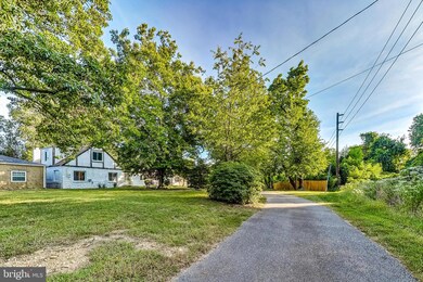 4001 Holly Tree Rd, Temple Hills, MD 20748 - photo 5