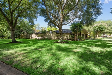 38 Sandalwood Dr, Houston, TX 77024 - photo 4