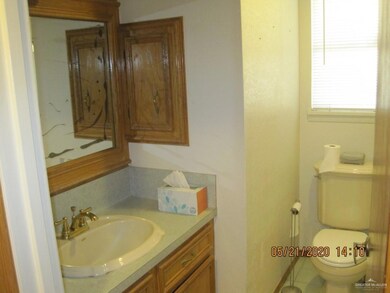 1005 Valley View Dr, Weslaco, TX 78596 - photo 6