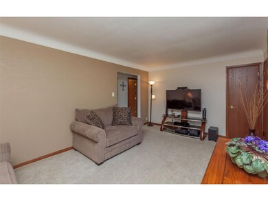 1427 9th St NW, Cedar Rapids, IA 52405 - photo 7