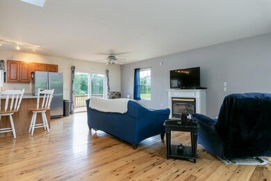 252 Ossipee Trail E Gorham ME-large-005-