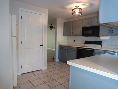 19 Berrington Rd unit 19, Leominster, MA 01453 - photo 2