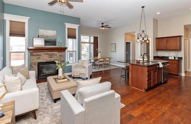 320 S 86th St, West Des Moines, IA 50266 - photo 2