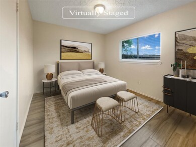 3310 Edgecreek Dr, Houston, TX 77066 - photo 4