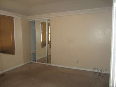 126 Del Rio Rd, Carpentersville, IL 60110 - photo 6