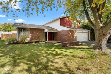 118 Camelot Way, Bolingbrook, IL 60440 - photo 2